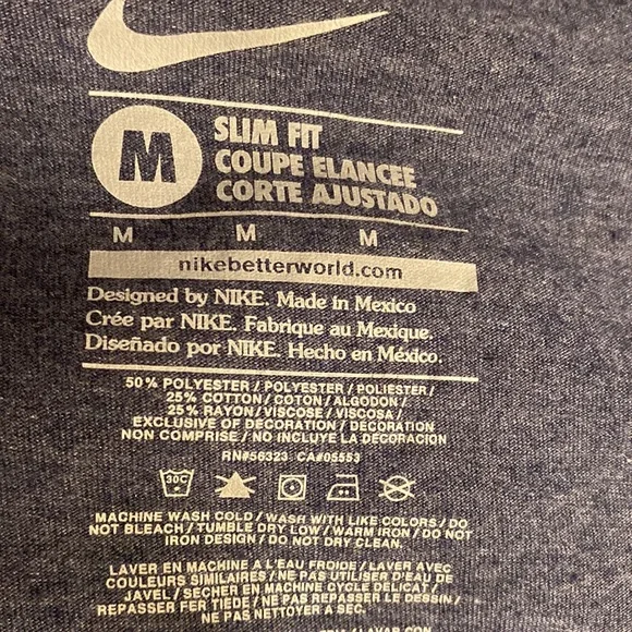 Nike Women's SlimFit Detroit Tigers Shirt size Medium - Picture 7 of 8